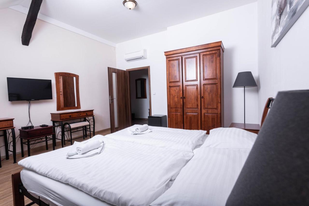 Penzion Kralovske Lazne Poděbrady Dış mekan fotoğraf