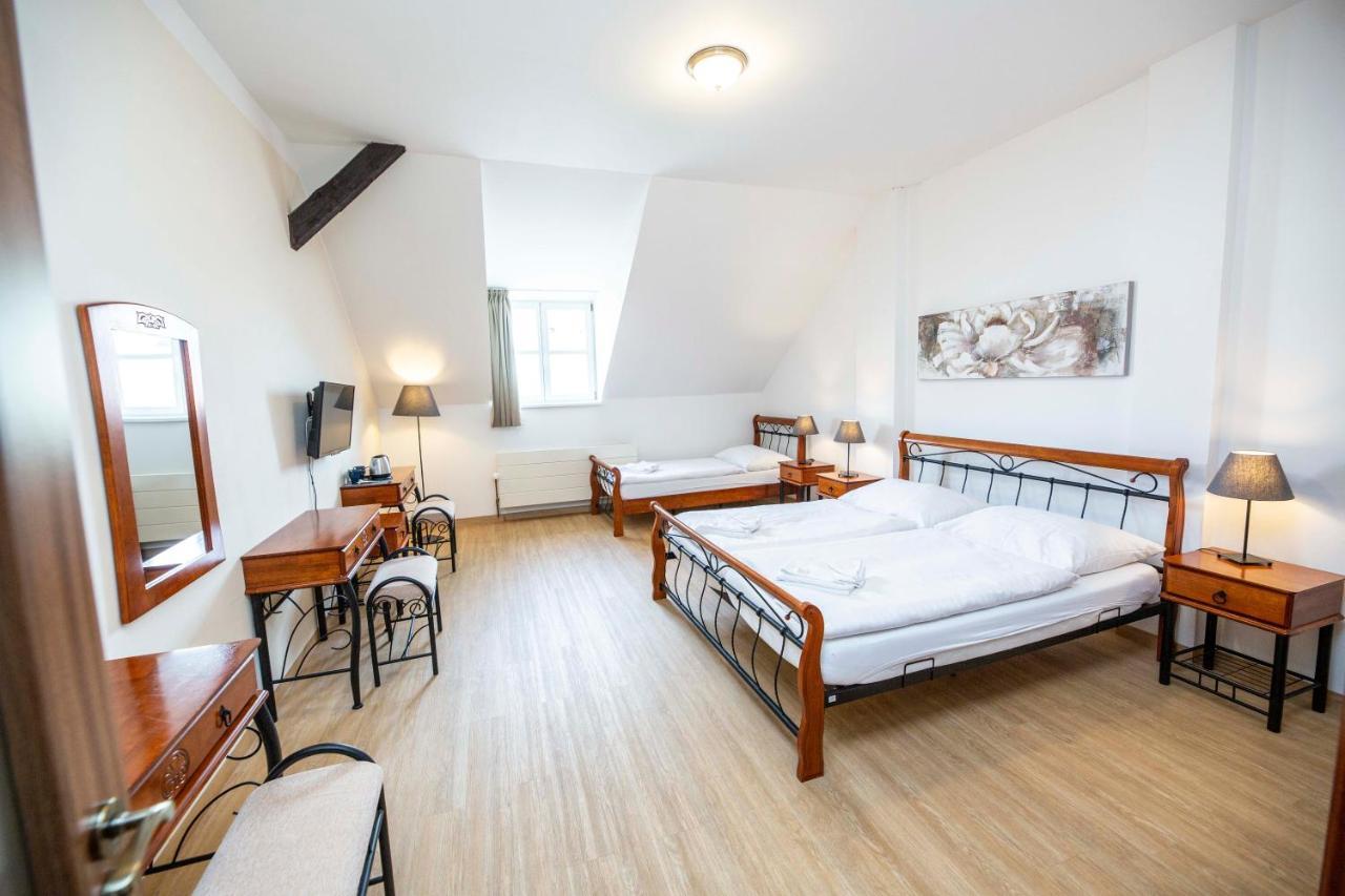 Penzion Kralovske Lazne Poděbrady Dış mekan fotoğraf