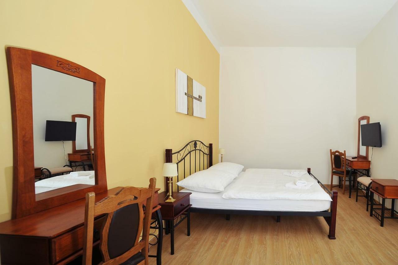 Penzion Kralovske Lazne Poděbrady Dış mekan fotoğraf